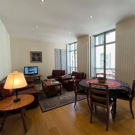 Spacieux-6 Pers-bien Equipe-quartier Du Chateau Lägenhet