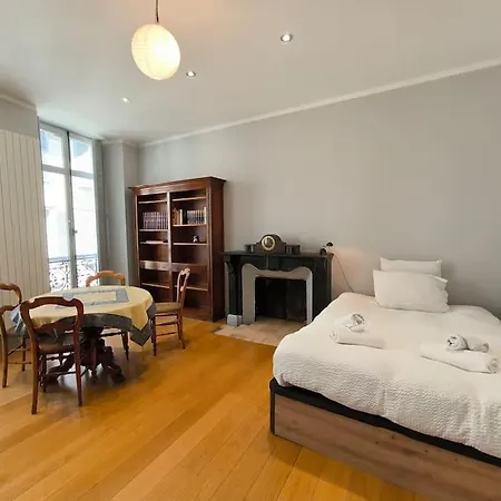 Lägenhet Spacieux-6 Pers-bien Equipe-quartier Du Chateau Pau