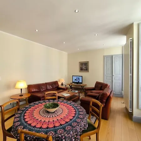 Spacieux-6 Pers-bien Equipe-quartier Du Chateau Lägenhet Pau