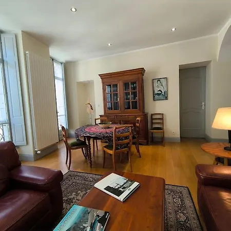 Spacieux-6 Pers-bien équipé-quartier Du Château Appartamento *