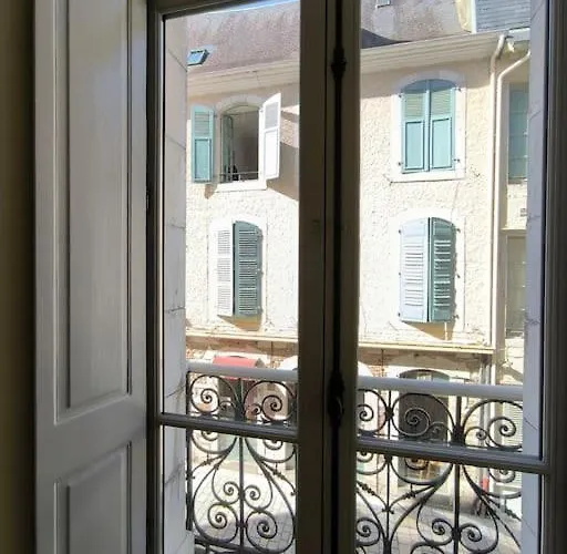 Spacieux-6 Pers-bien Equipe-quartier Du Chateau Pau