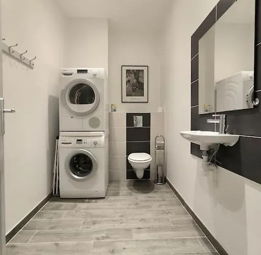 Spacieux-6 Pers-bien Equipe-quartier Du Chateau Lägenhet